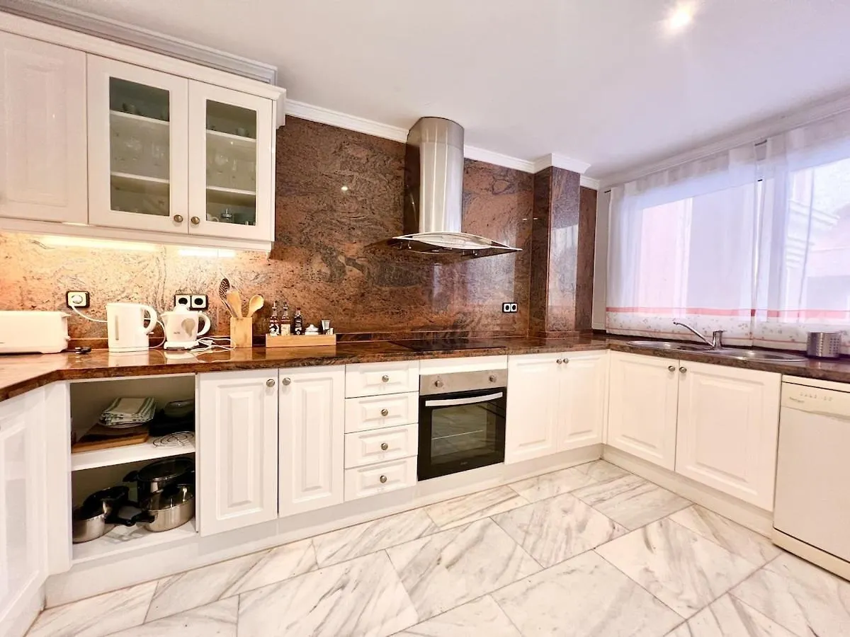Gran Apartamento En Magna Marbella Spain